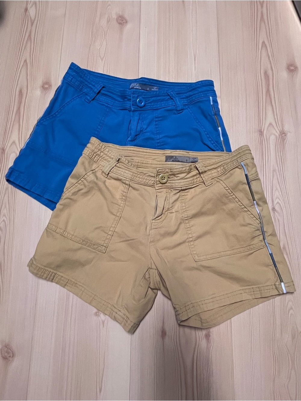 Bundle of 2 Prana shorts
